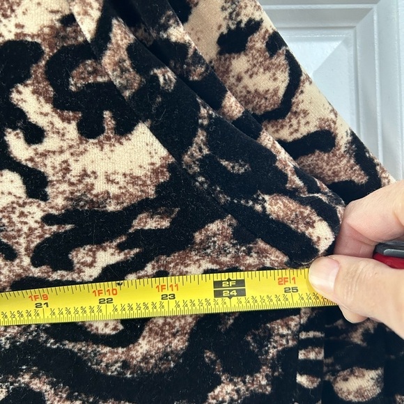 Women's Tiger Print Tunic Blouse Size 1X Animal Casual Mature Preppy Festive - Picture 4 of 6
